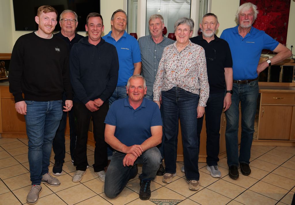 Der Vorstand (v.l.n.r.)Nils Butz, Ernst Laufer; Marcel Gapp; Karl-Heinz Schlachter, Mäx Gapp, Ralf Stark, Karola Lang, Adolf Lang und Martin Zell